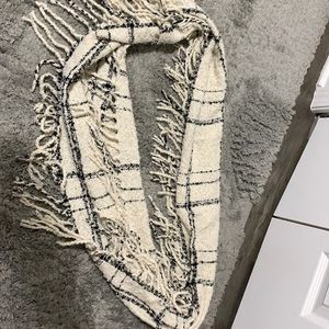 Plaid infinity fringe scarf